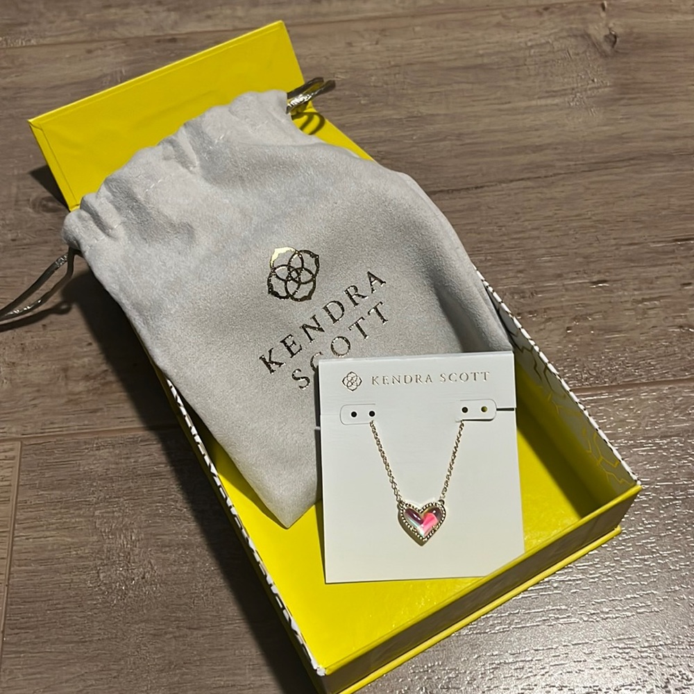 Kendra Scott Ari Heart Pendant